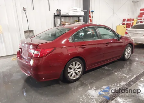 2015 Subaru Legacy 2.5I Premium из США, поврежденный, VIN 4S3BNBC64F3038523